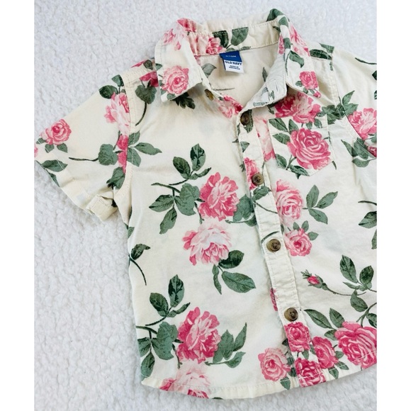 OLD NAVY • Cream/Multi Floral Print Button-Down Short Sleeve Shirt - Picture 4 of 11